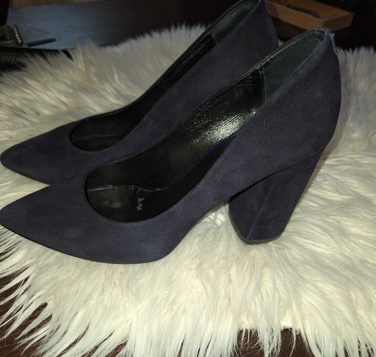 Czółenka Lavorazione Artigiana  skóra zamszowa