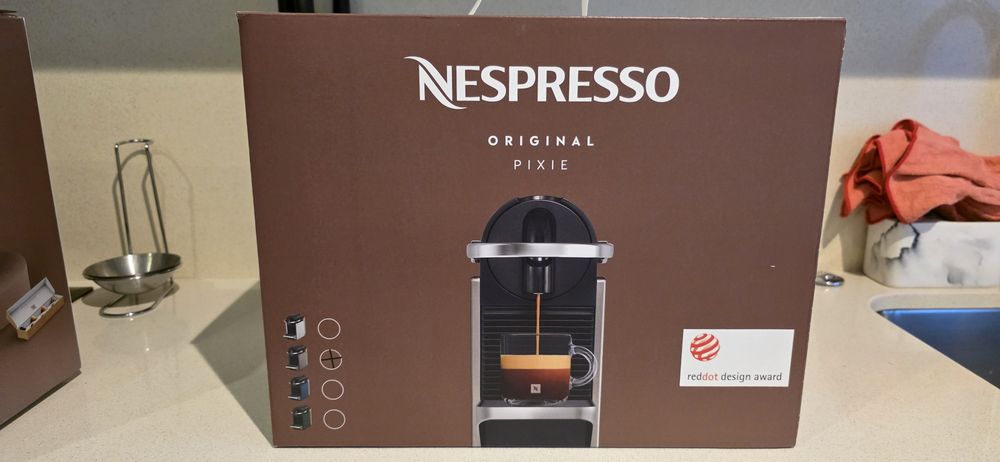 Máquina de café Nespresso Pixie - Nova