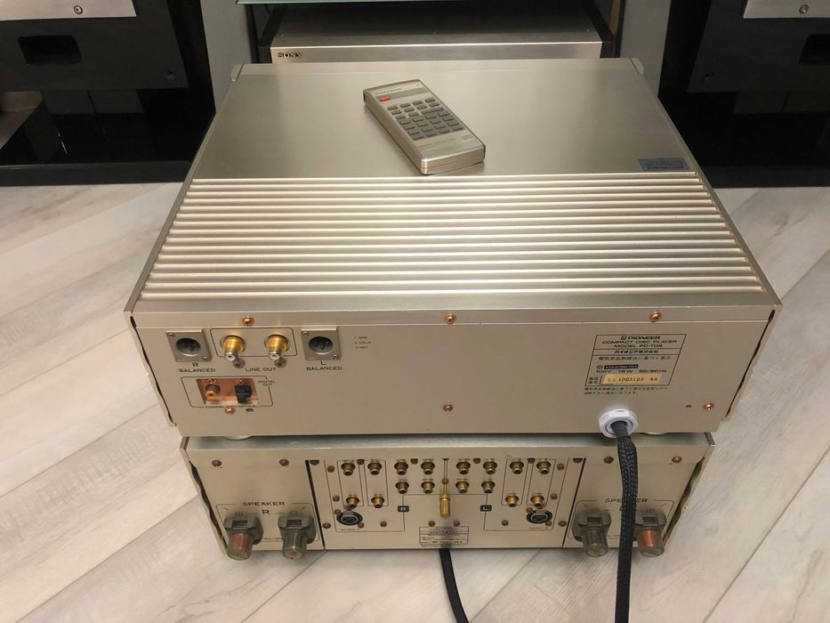 Комплект PIONEER : Pioneer PD-T09 + Pioneer A-09