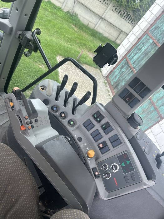 Claas Arion 630C