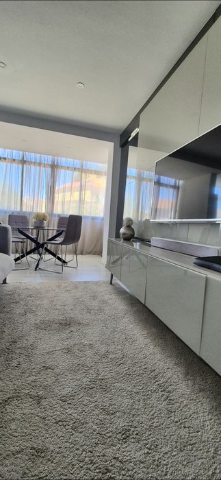 Aluga t3 de luxo Cacém-Agualva ( mobilado)