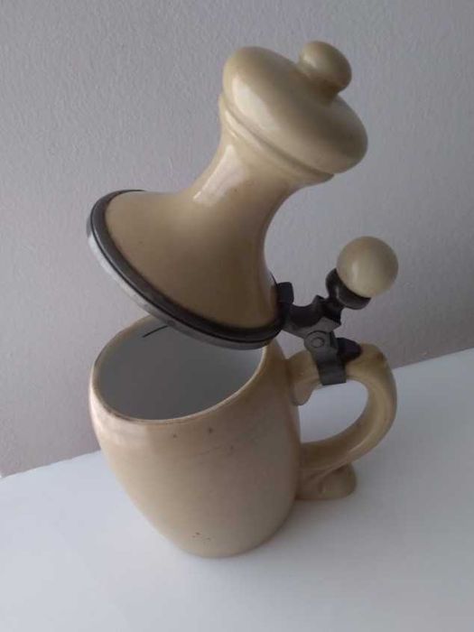 Caneca de cerveja em porcelana Musterschutz