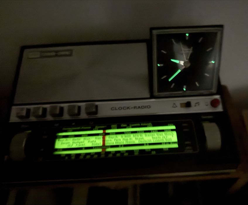 ITT Schaub-Lorenz Radio Clock 101