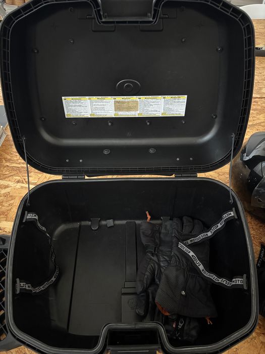 Top Case GIVI Trekker 52 com Suporte