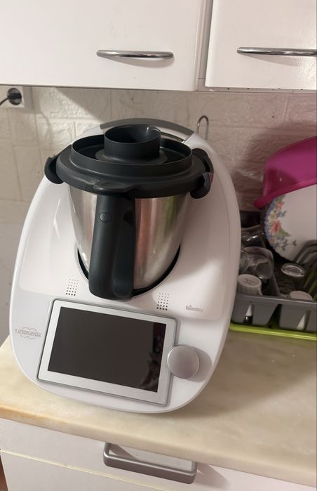 Robo de cozinha bimby tm6