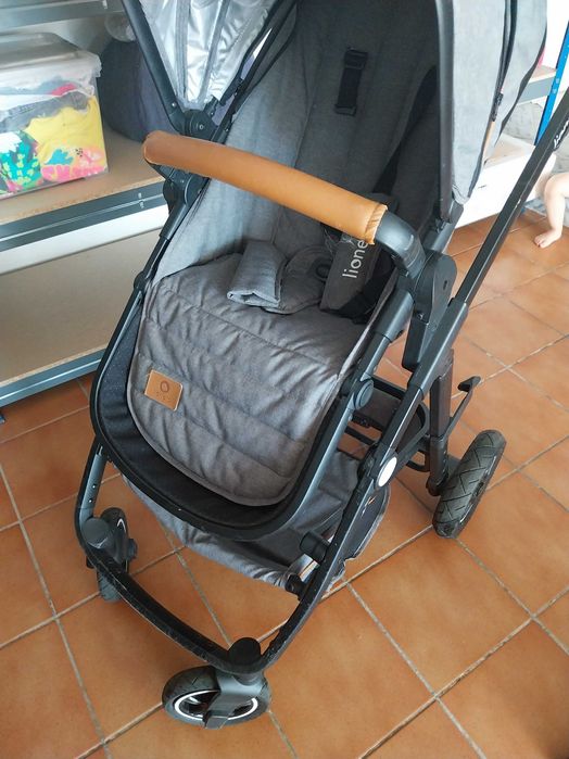 Carrinho de bebe grande em muito bom estado