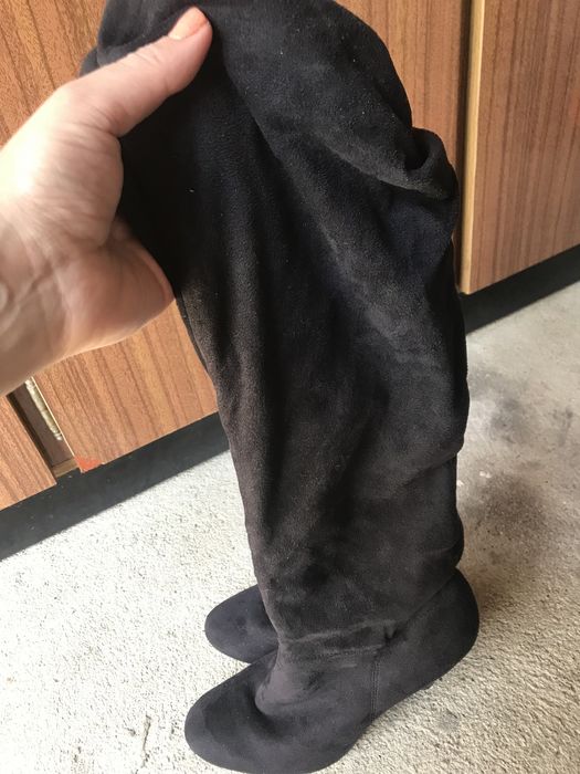 Vendo botas pretas até ao joelho 39