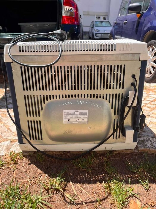 Mobicool MB40 – Frigorífico Portátil Híbrido 40L para Campismo / Autocaravana // Mobicool MB40 Hybrid Portable Camping Fridge / Coolbox – 40L