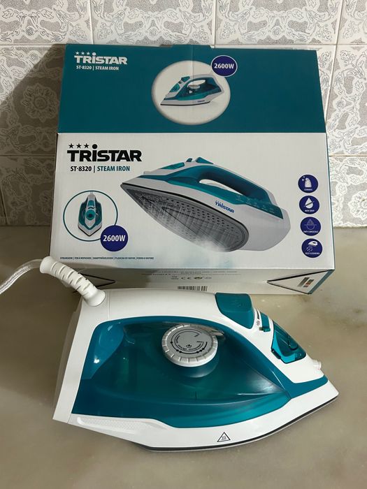 Ferro de engomar a vapor Tristar ST-8320 novo