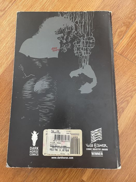 SIN CITY Graphic Novel by Frank Miller