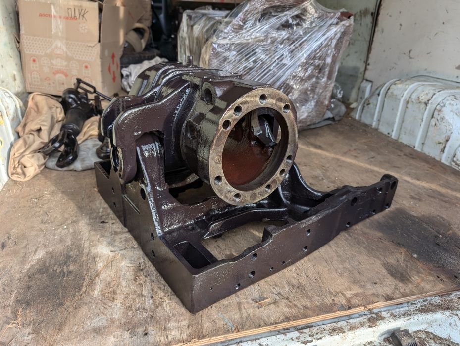 МТЗ 82 892 1025 1221 Бочка брус рамка Палець Міст Мост мТз трактор