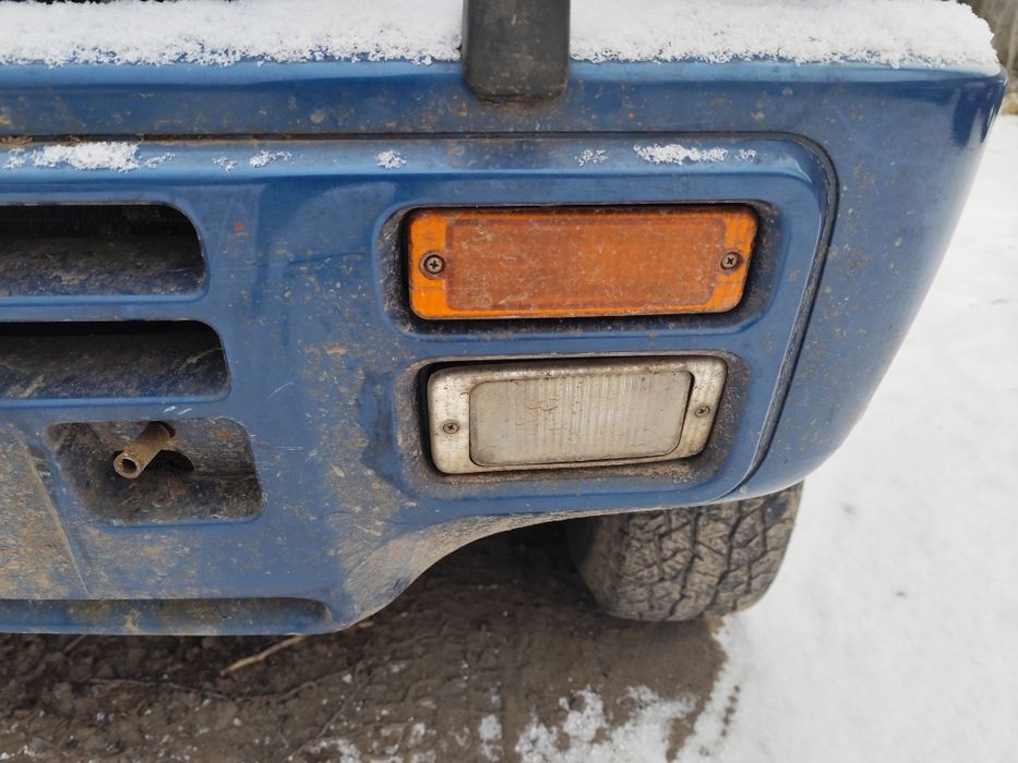 Nissan Terrano II Ford Maverick I zderzak przód przedni l
