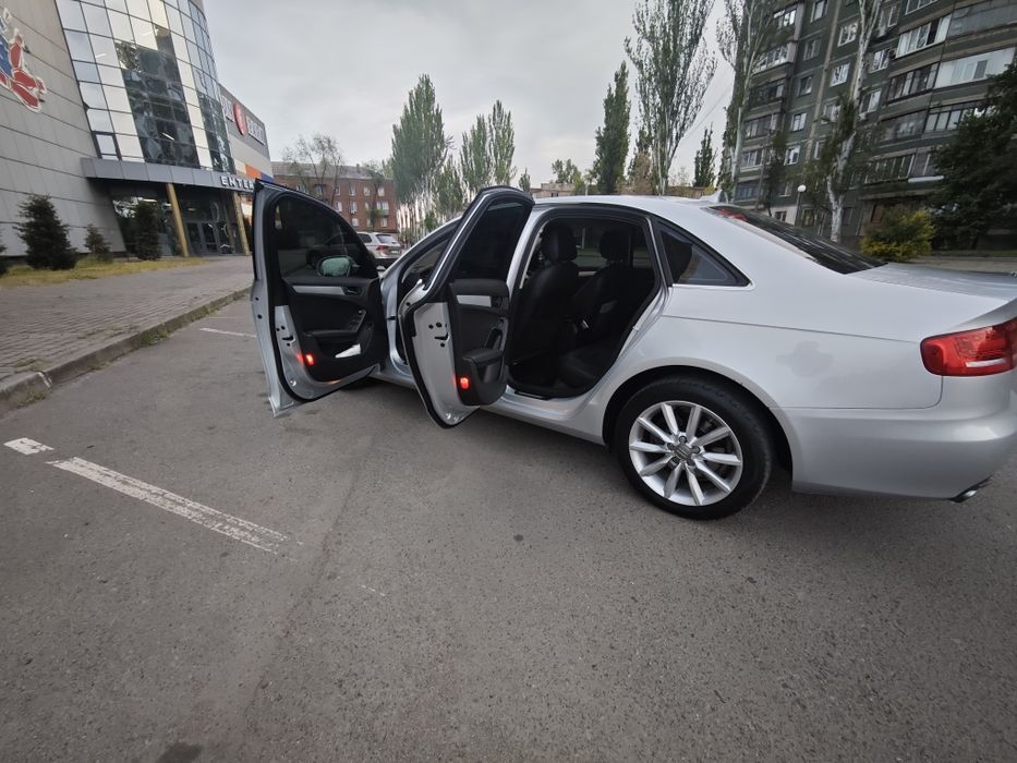 Продам Audi A4 b8