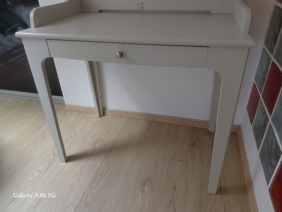 IKEA-Style Desk64343235521410120