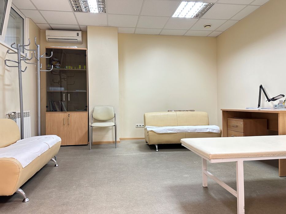 Оренда кабінету 17 м.кв., бульвар Кольцова, фасад. Без комісії!