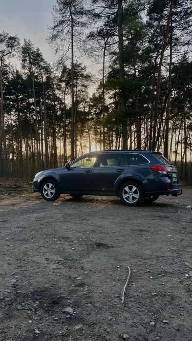 Subaru Outback 2.0 Diesel 2012 bezwypadkowy szare kombi 4x4