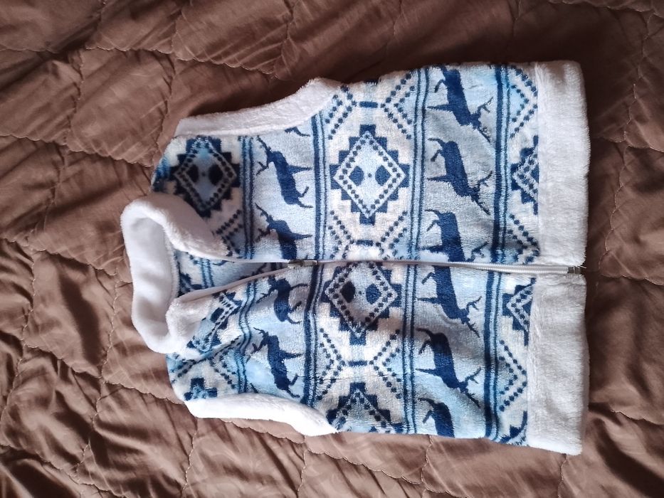 Жилетка безрукавка з оленями новорічна дитяча