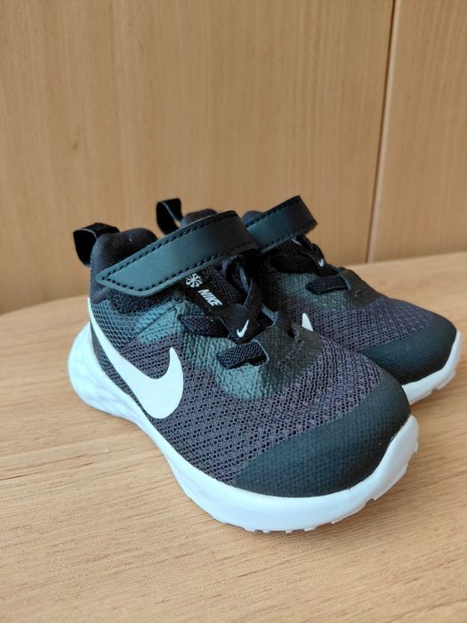 nike revolution 6 model 19.5 Eu  rozmiar nowe