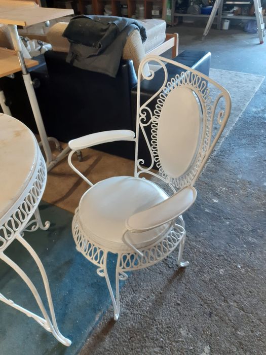 Conjunto restaurado de jardim