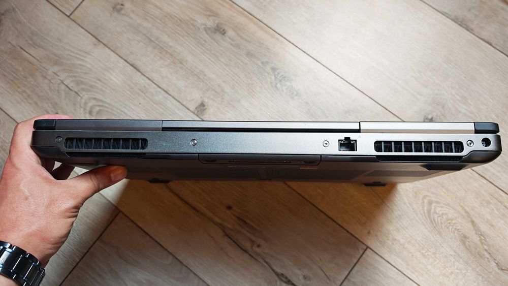Робоча станція Dell Precision 7710 17.3" i7-6820HQ/16Gb/512Gb/Radeon R9 M375X