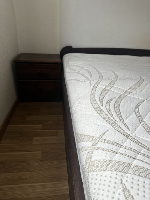 Drewniane łóżko 160x200 i 2 szafki nocne