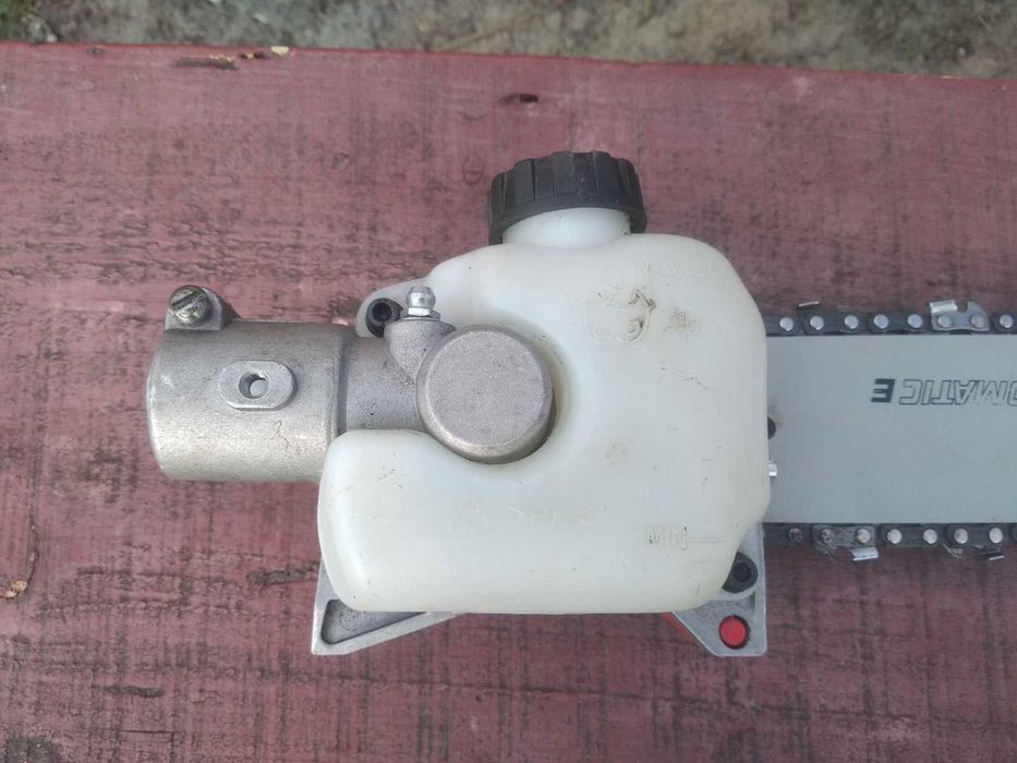 Насадка на бензокосу для спилу гiлок