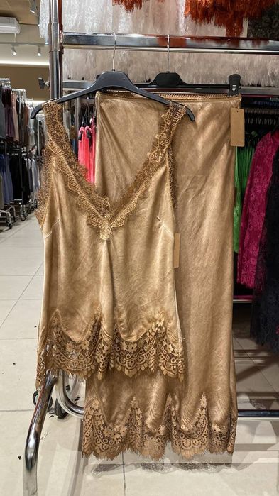 Костюм золотистого кольору onesize