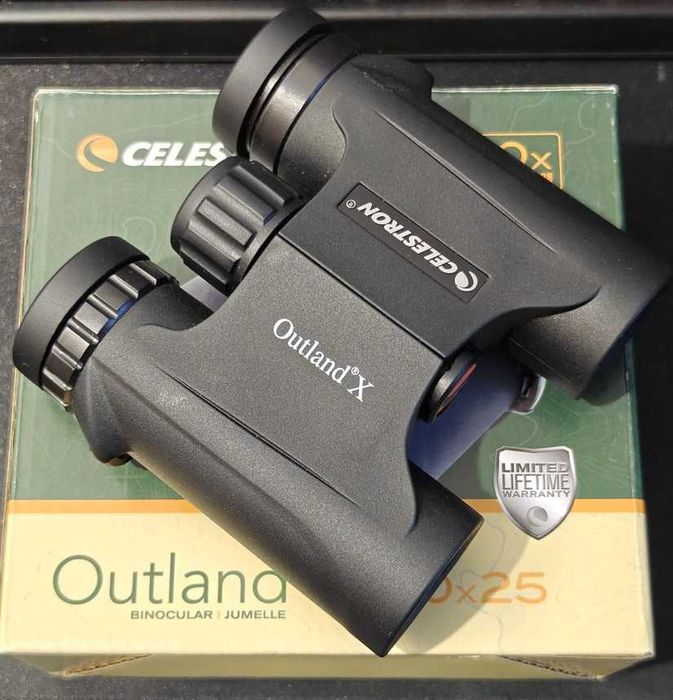 Celestron Outland X 10x25