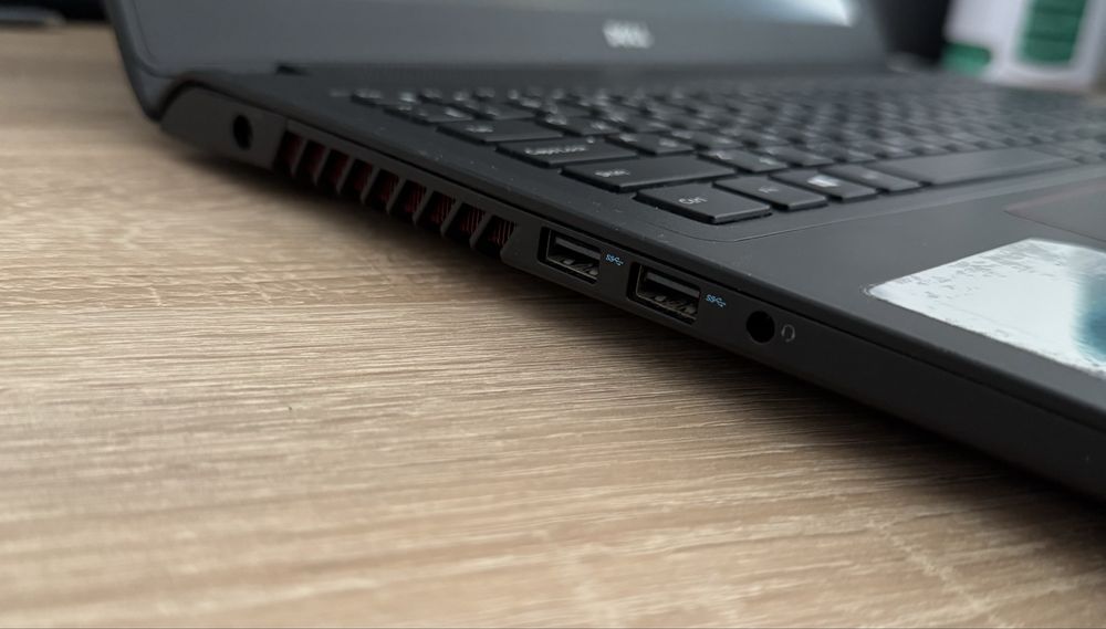 Dell Inspiron 7559 i7 / 16GB / SSD + HDD / GTX 960M / Full HD