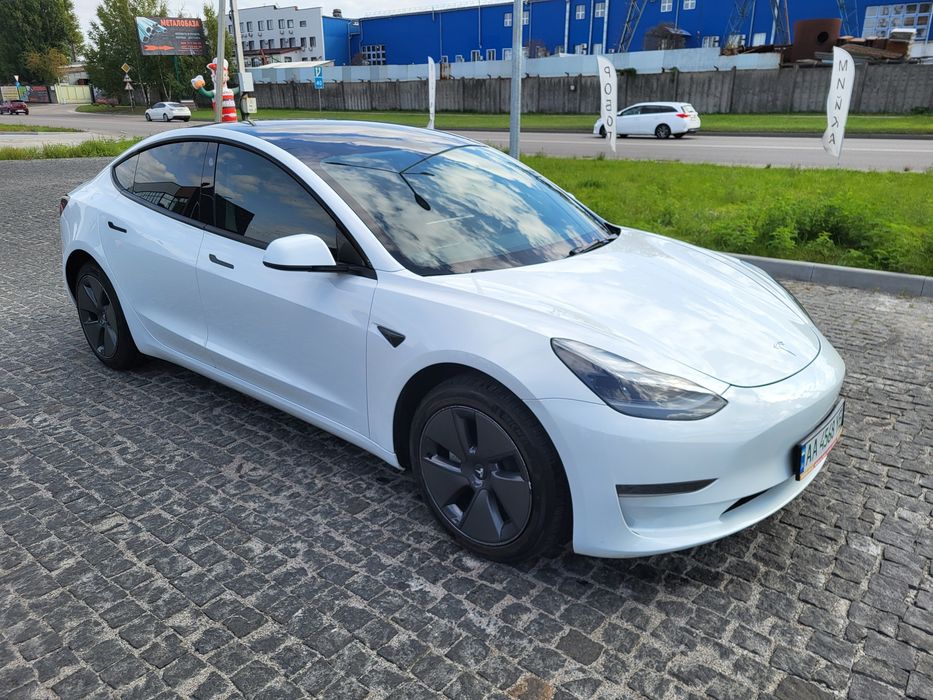 Tesla Model 3 RWD, 2023 — 31 000 км