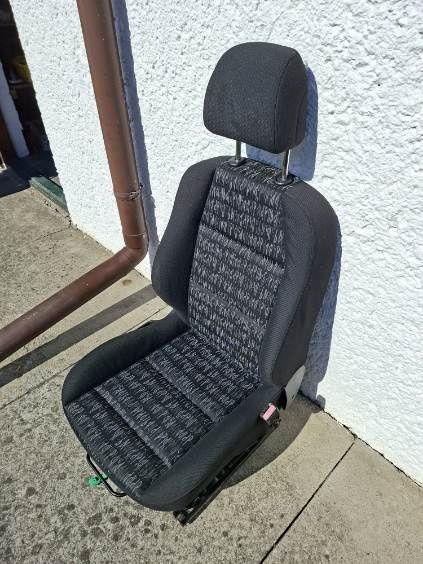 Sprzedam fotel prawy pasazera peugeot 307