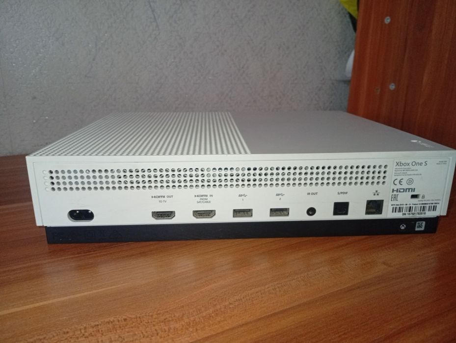 Продам  Xbox one s