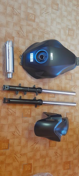 Części honda cb 500 f 2020r lagi licznik zadupek z 650 kawasa