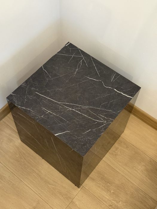 Westwing stolik kawowy pomocniczy o wyglądzie marmuru Lesley