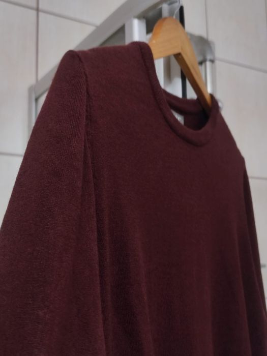 Męski cienki M sweter marki Primark w głębokim kolorze bordowym charak