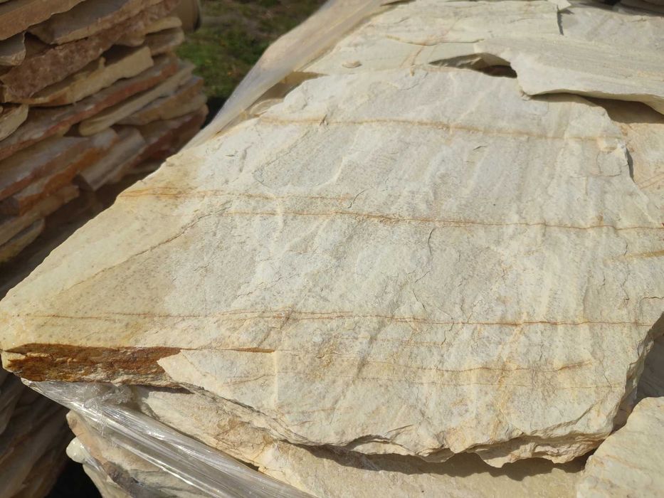 Kamień naturalny biały kremowy waniliowy