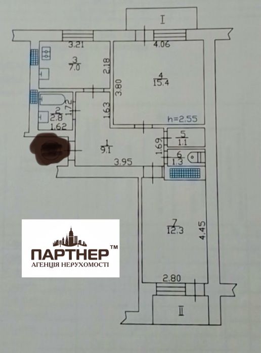 Двокімнатна на другому поверсі. Центр.