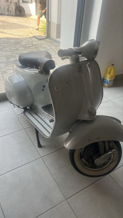 Vespa antiga 125 vnb