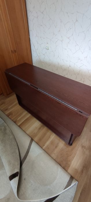 Продається стіл-книжка