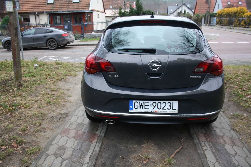śliczna astra 1.4T,hatchback,2014r,5drzwi