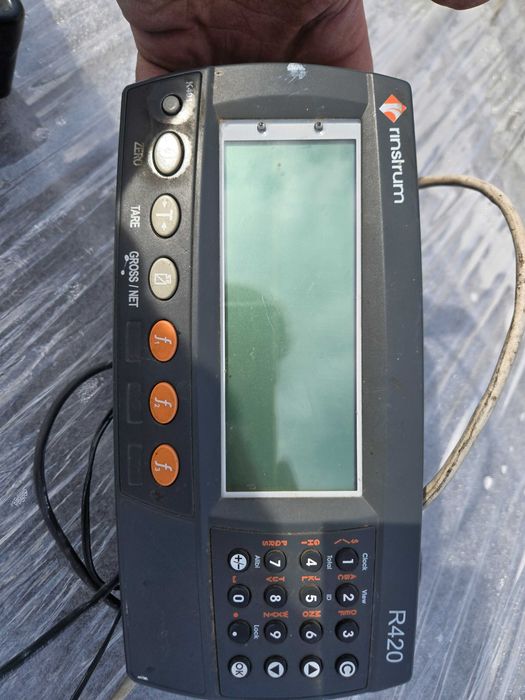 Waga samochodowa najazdowa 15 ton – kompletna z wyświetlaczem