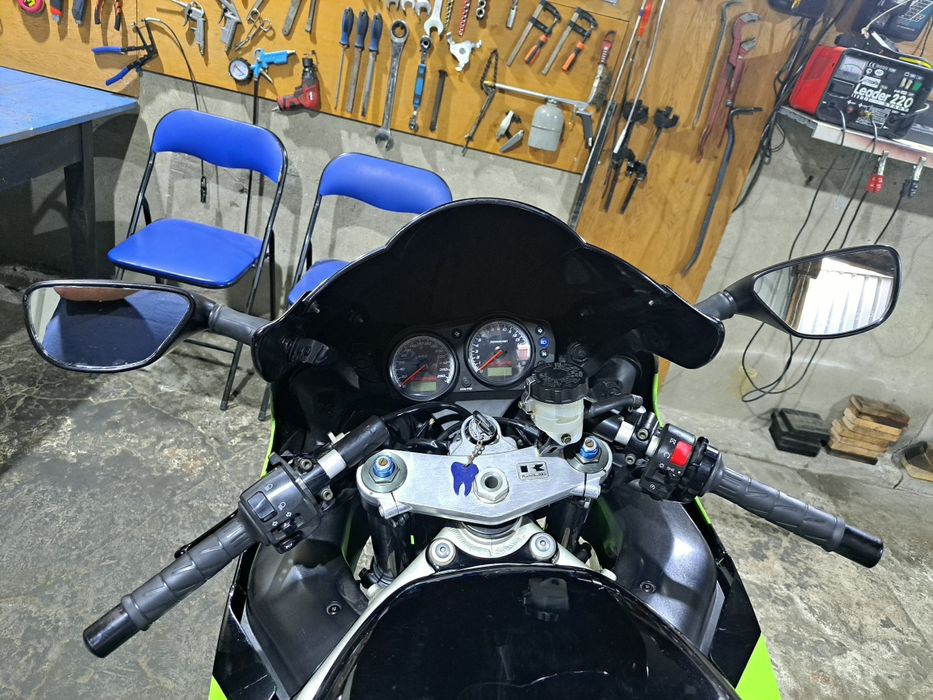 Kawasaki zx6r rok 2000