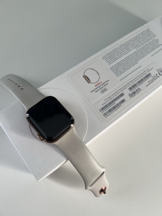 Apple Watch 4 series 40 mm жіночі як нові