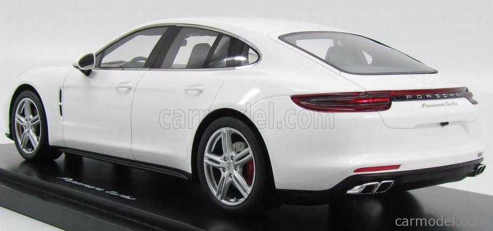 Porsche Panamera + 1/18 + Spark + Resina