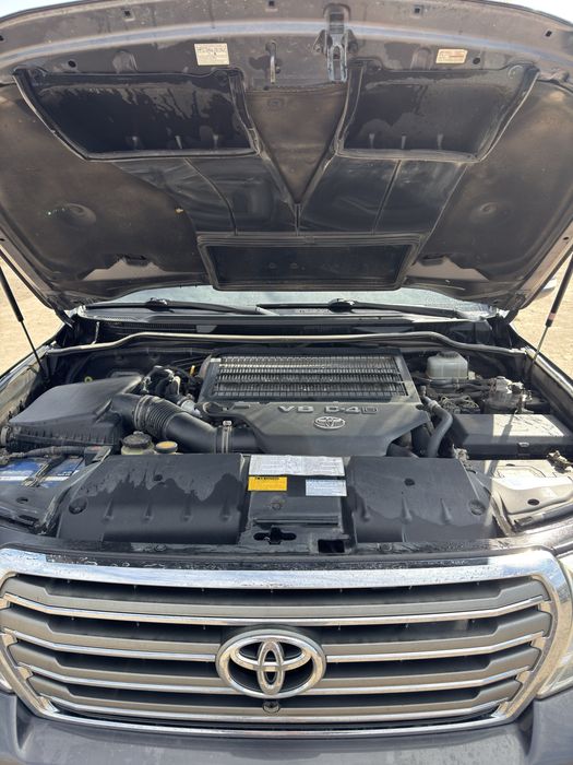 Продам Toyota Land Cruiser 200