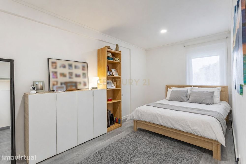 Quarto para Arrendamento em Miraflores – Excelente Localização