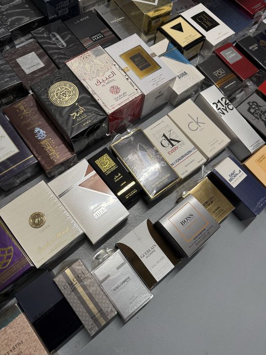 Puste pudełka 80 sztuk po perfumach i kosmetykach