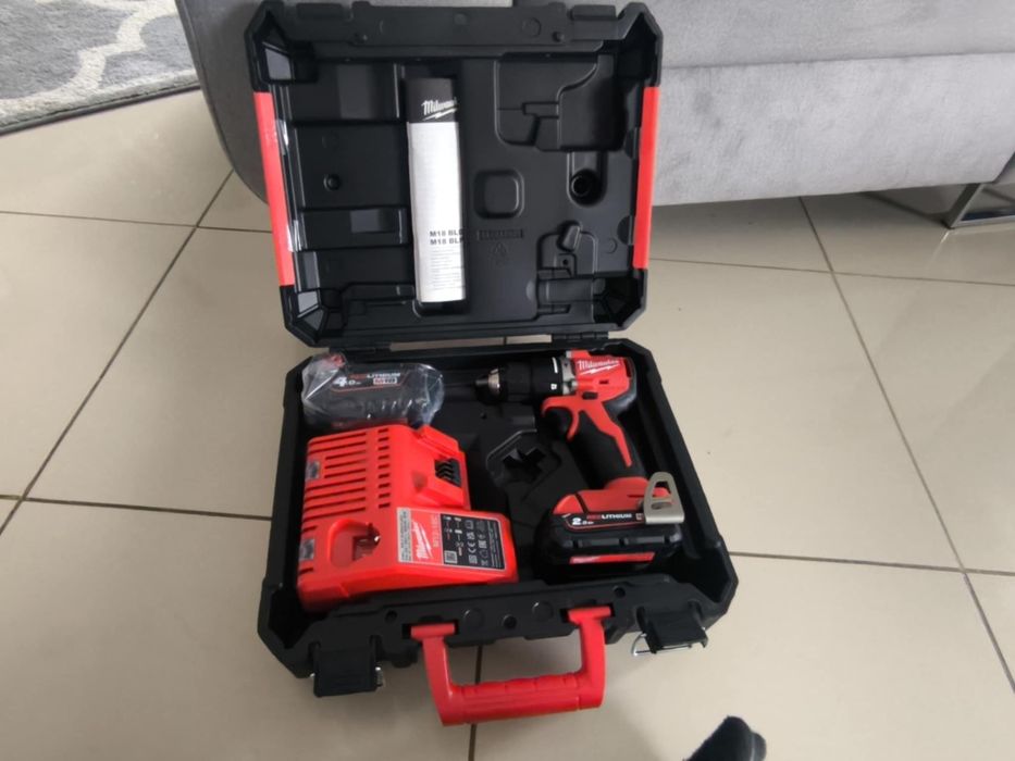 Wkrętarka MILWAWKEE M18 BLPDRC- 422C nowa