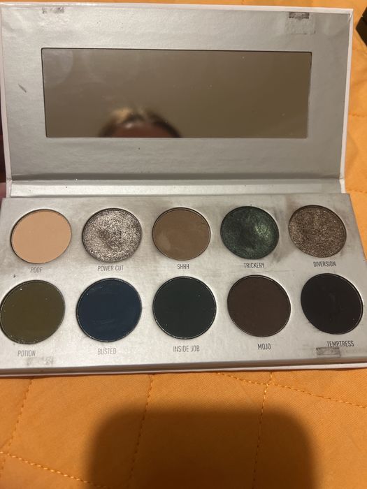 Vendo paleta de sombras jackyn hill