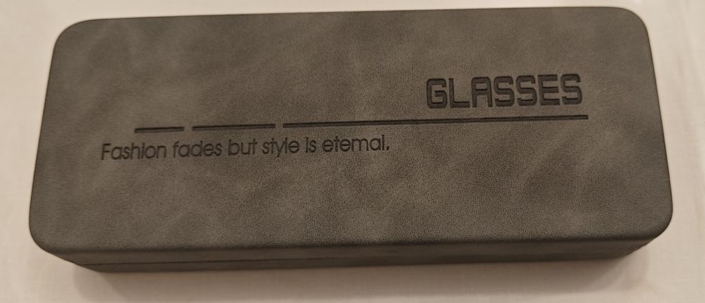 Футляр для очків
